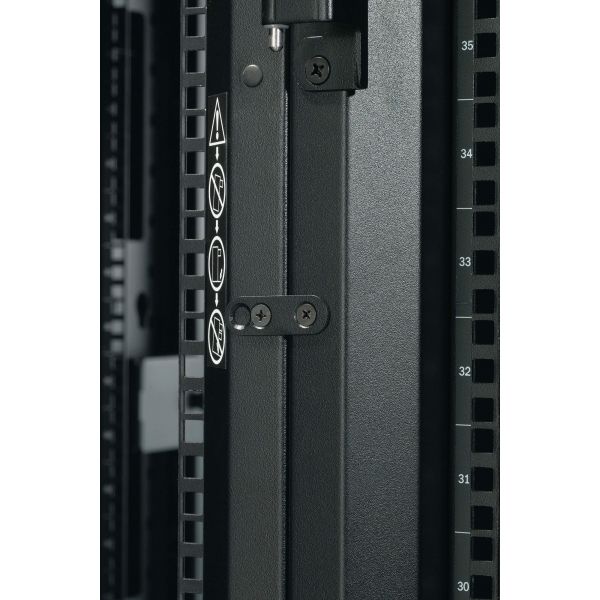 APC AR3100 NetShelter SX 42U 600mm(b) x 1070mm(d) 19" IT rack, behuizing met zijpanelen, zwart (AR3100)